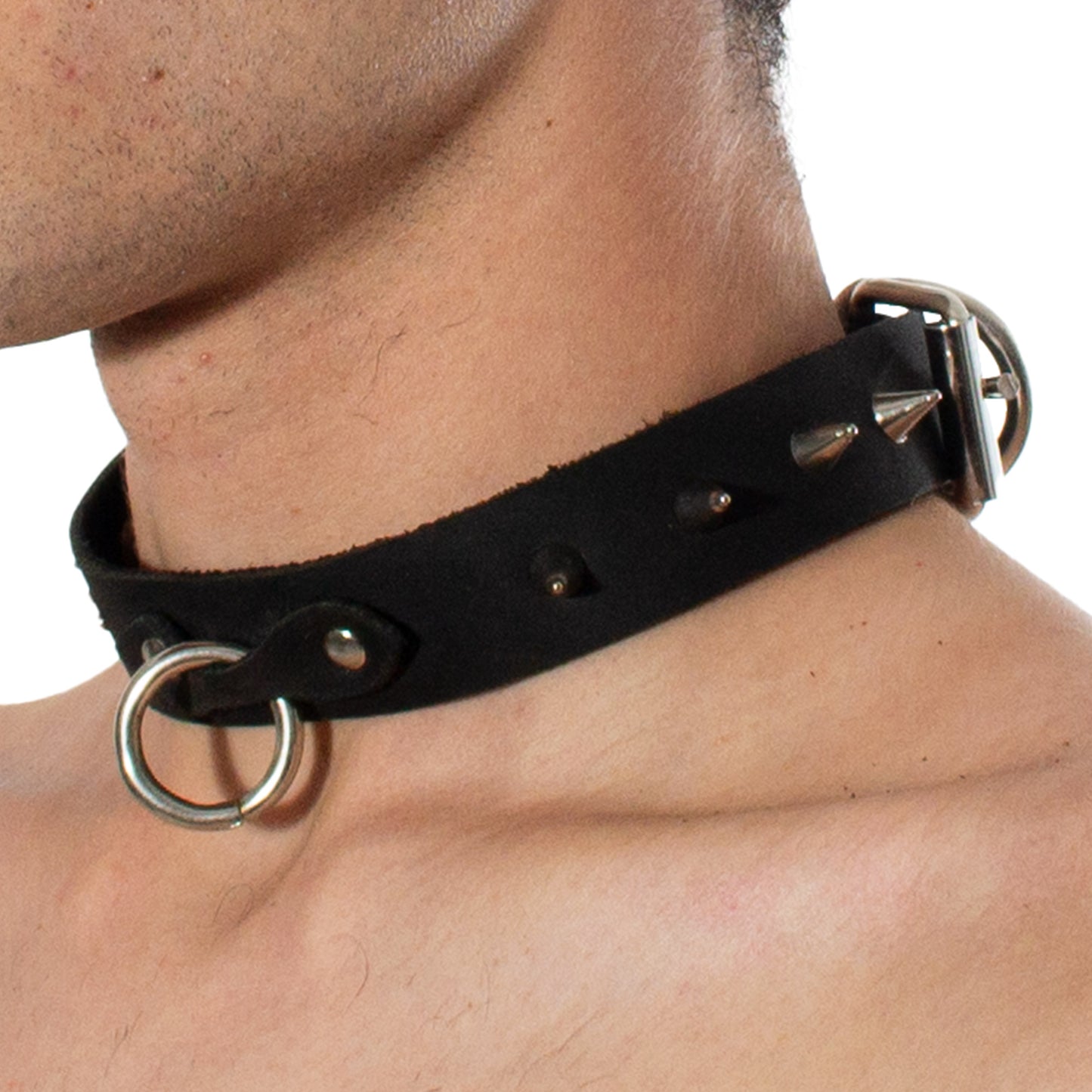 AR0010 Collar de vinipiel y estoperol de puntas