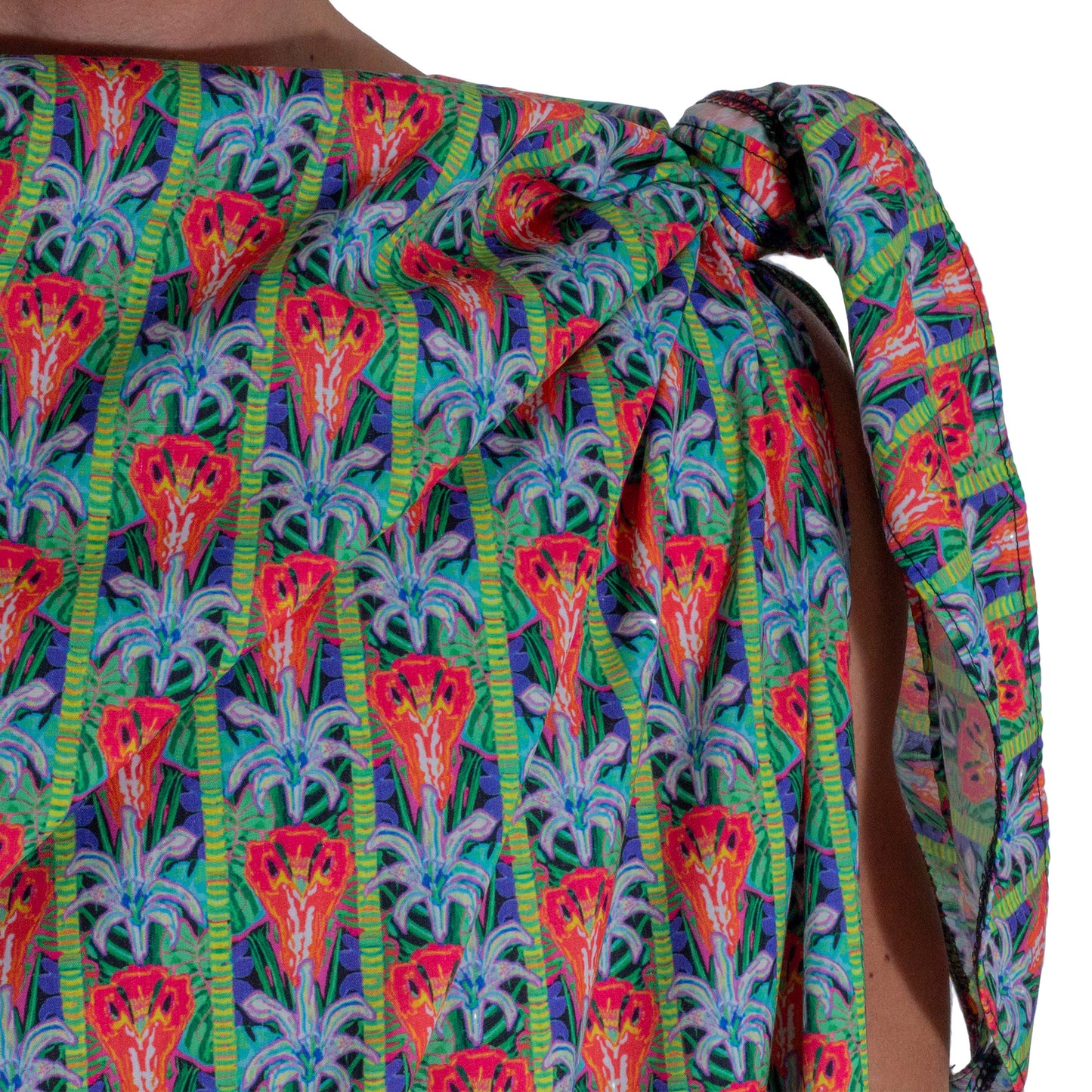 TM0001 Poncho estilo Tematl Loltun estampado de figuras de flores en tela sublimada skinit